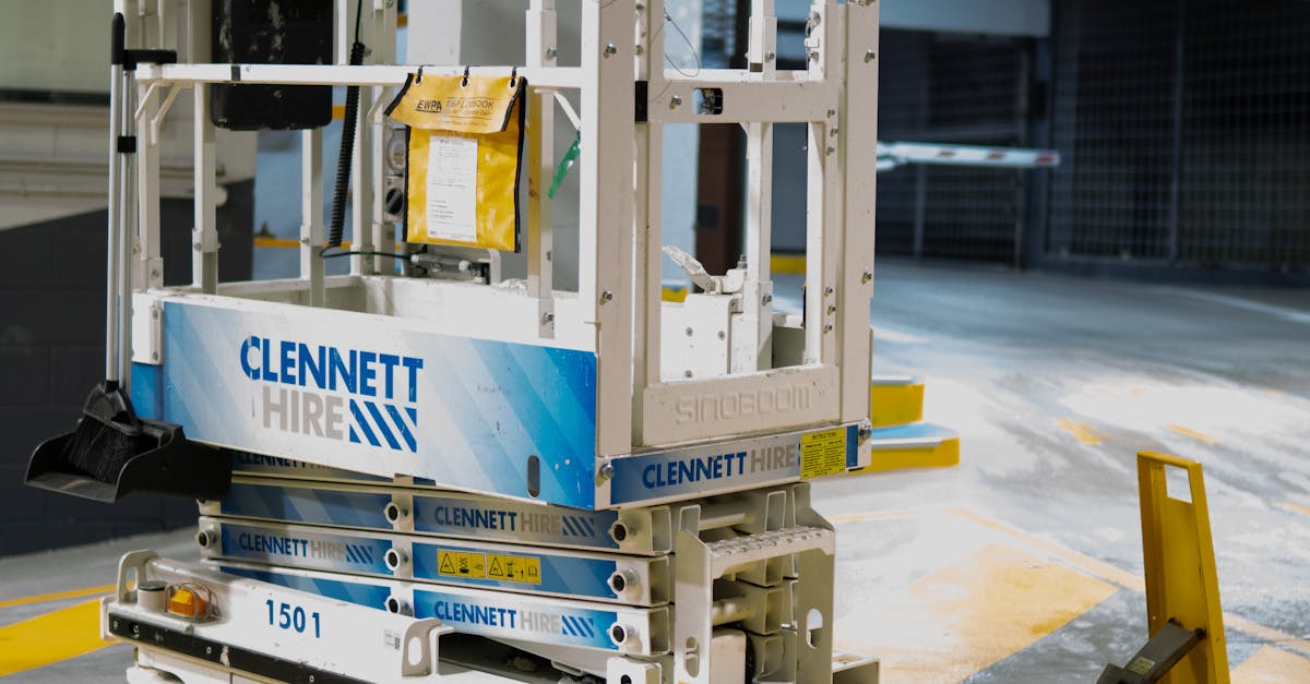 Choosing the Right Tools for Maintaining Epoxy Floor Cleanliness